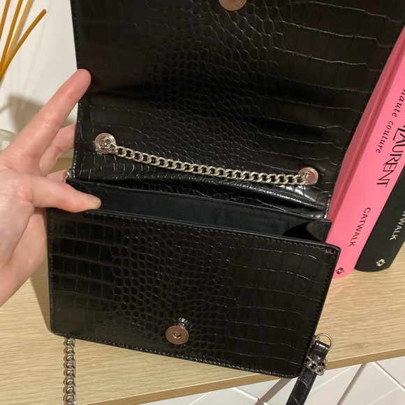 🌻Bilinni Black Faux Croc Cross body bag - Picture 3 of 5
